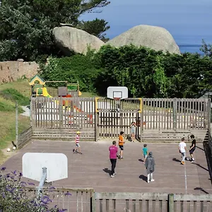 https://belambra-clubs-tregastel-residence-le-castel-sainte-anne.inbrittany.com